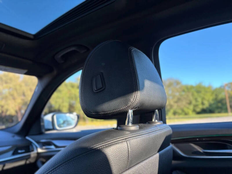 2019 BMW 5 Series 530i