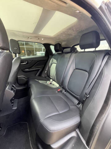 2019 Jaguar F-PACE 25t Premium