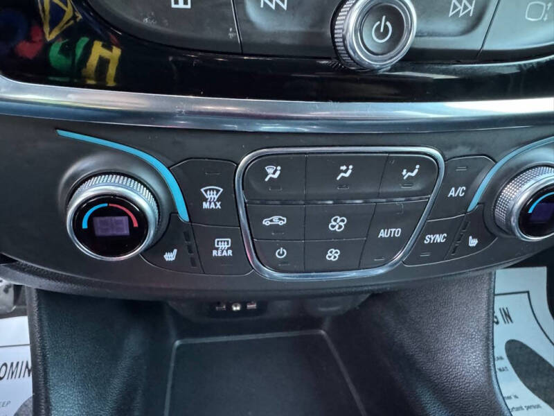 2021 Chevrolet Traverse LT Leather