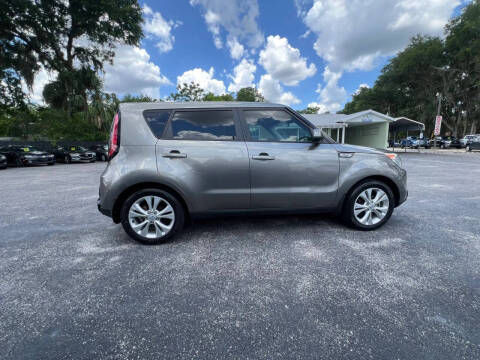 2016 Kia Soul +