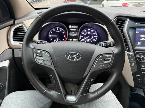 2017 Hyundai Santa Fe SE