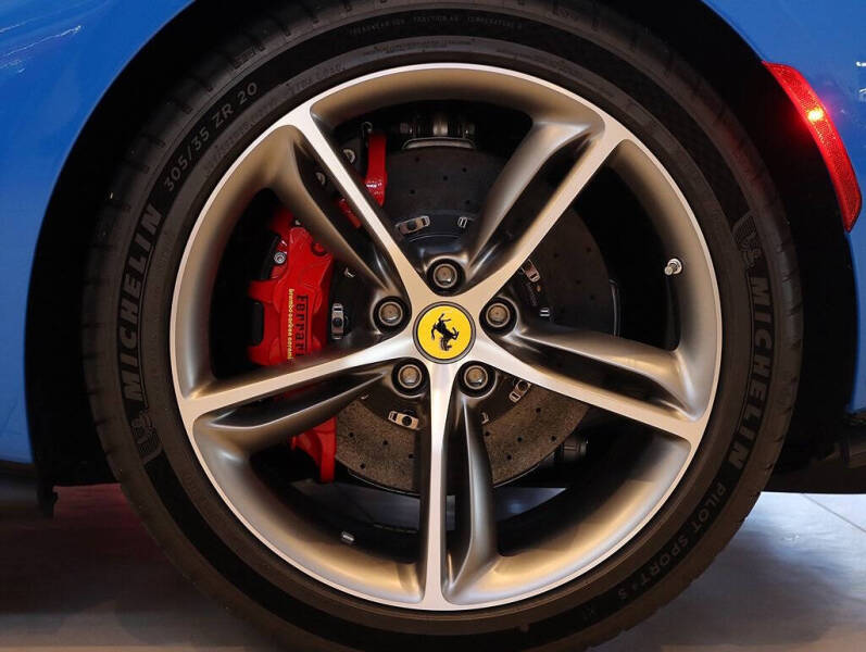 2024 Ferrari 296 GTS