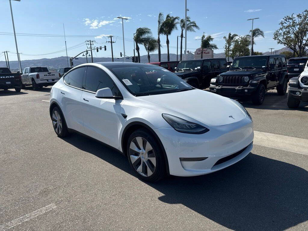 White 2021 Tesla Model Y Long Range AWD Long Range 4dr Crossover 2