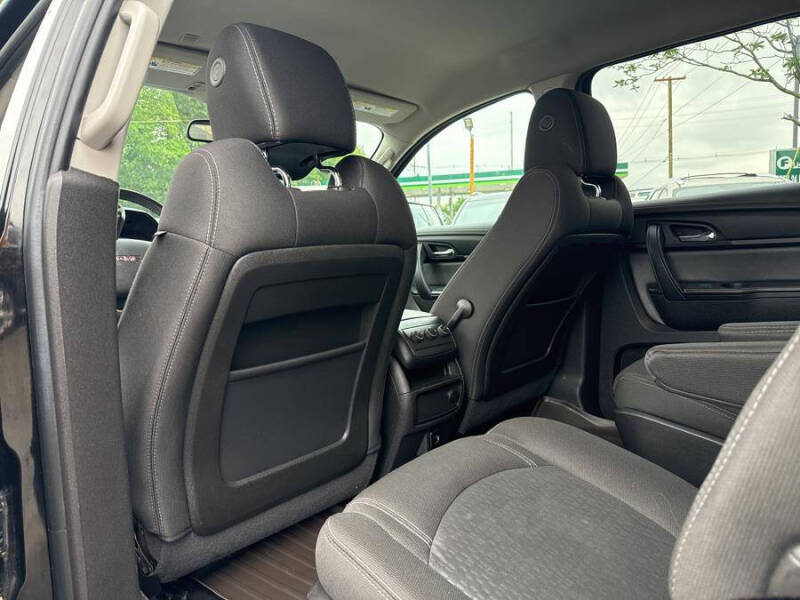 2016 GMC Acadia SLE-2