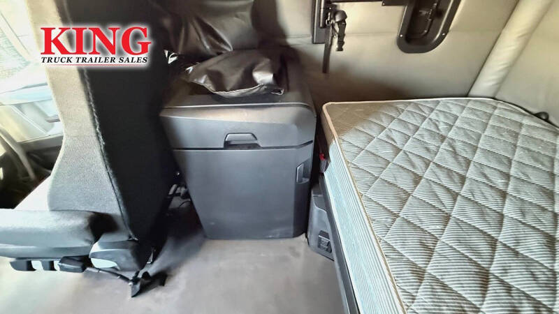 2021 Freightliner Cascadia