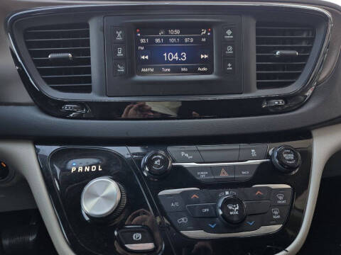 2017 Chrysler Pacifica LX