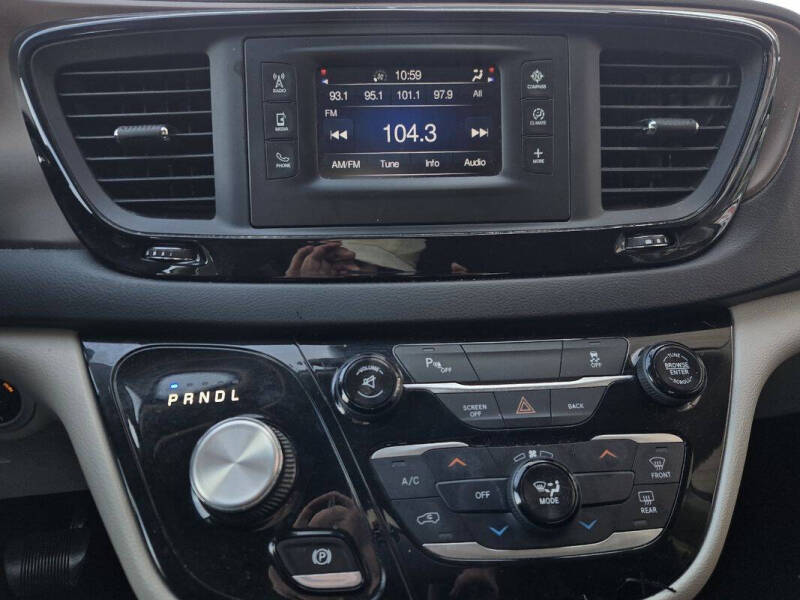 2017 Chrysler Pacifica LX