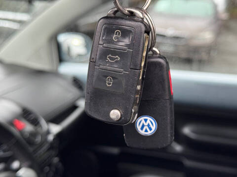 2009 Volkswagen New Beetle Base PZEV