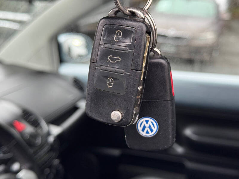 2009 Volkswagen New Beetle Base PZEV