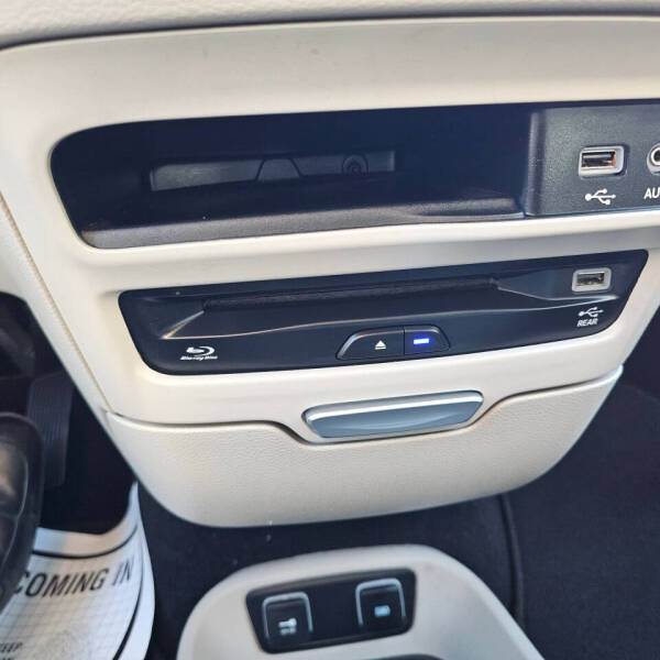 2017 Chrysler Pacifica Touring-L Plus