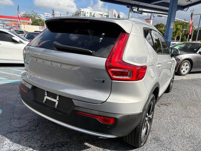 2023 Volvo XC40 B5 Core