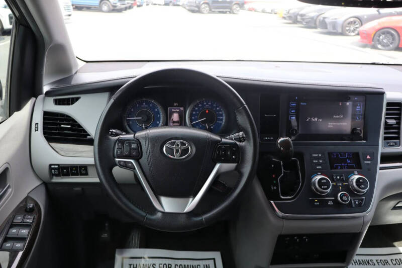 2017 Toyota Sienna
