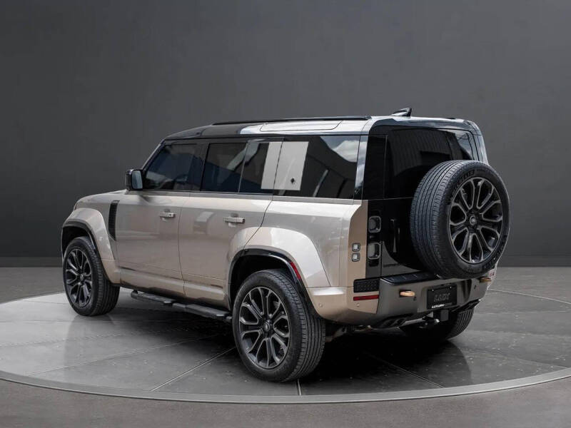 2025 Land Rover Defender