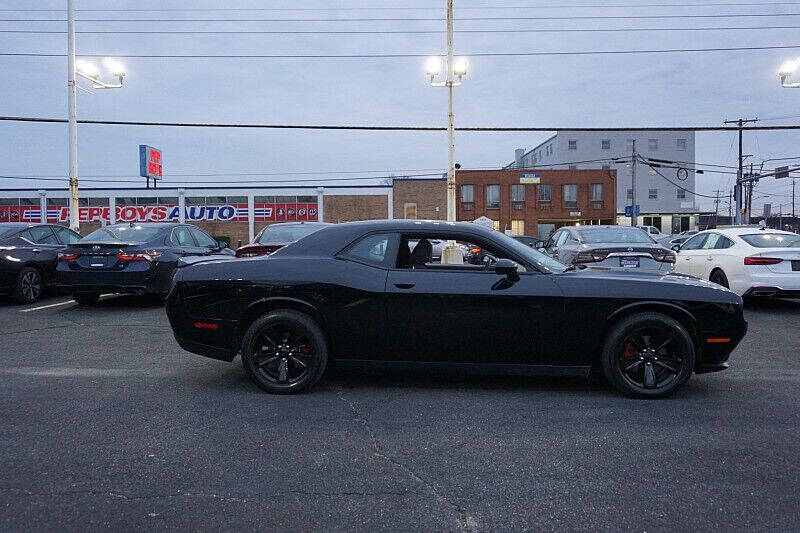 2021 Dodge Challenger SXT