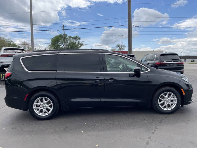 2022 Chrysler Pacifica Touring L