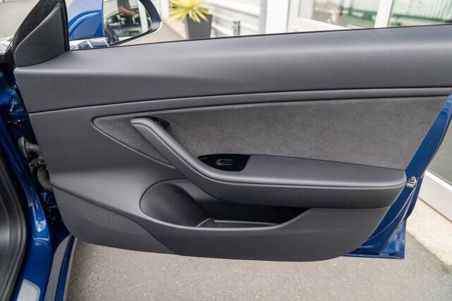 2020 Tesla Model 3 24