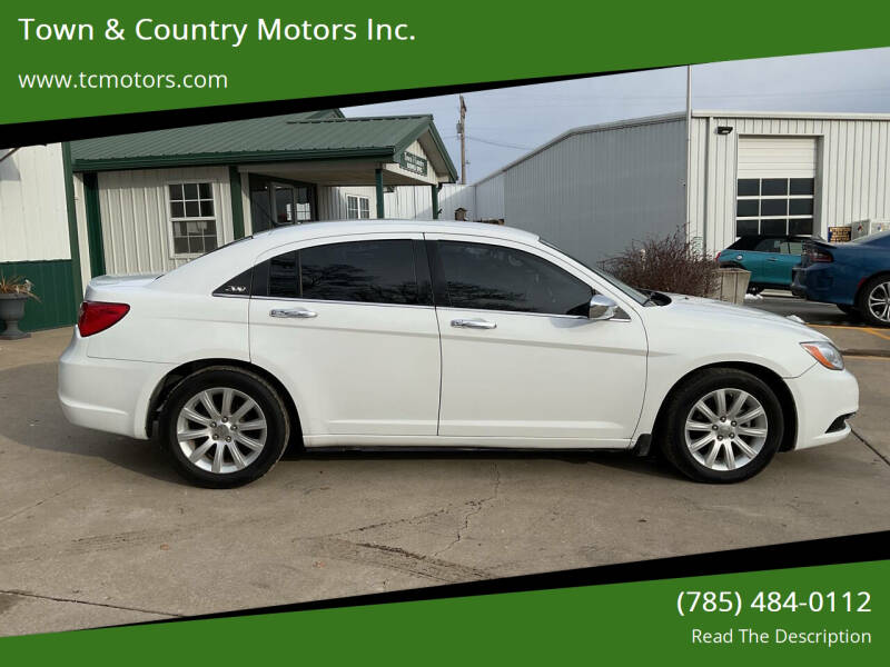 2013 Chrysler 200 Limited's photo