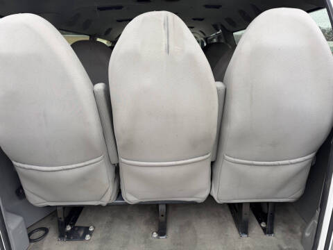 2013 Ford E-Series E-350 SD XLT