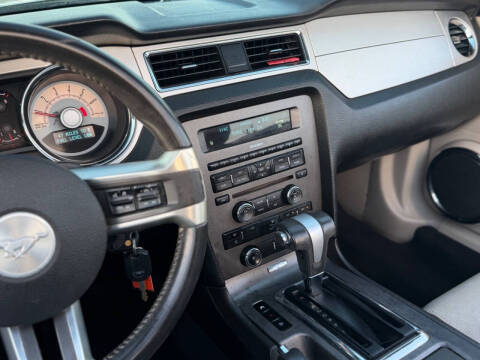 2010 Ford Mustang V6