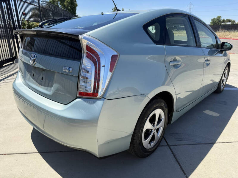 2012 Toyota Prius Two