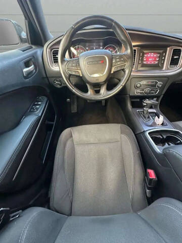 2015 Dodge Charger SE