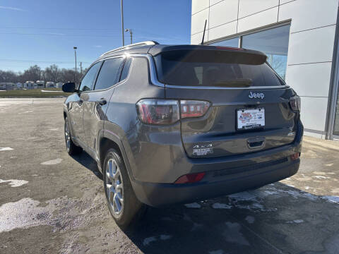 2023 Jeep Compass Latitude Lux