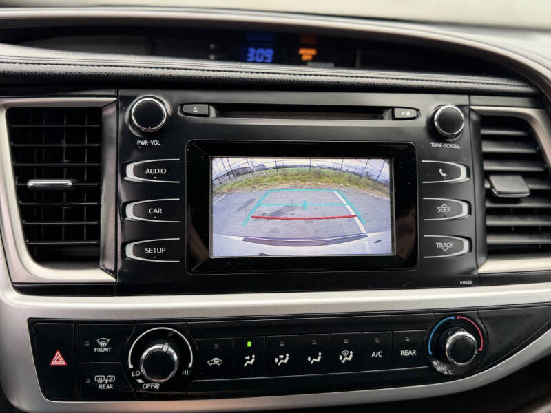 2016 Toyota Highlander LE