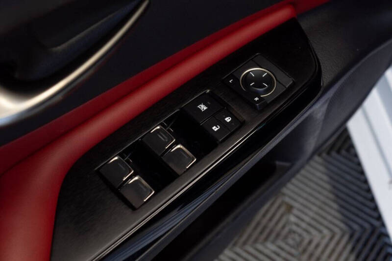 2022 Lexus ES 300h F SPORT