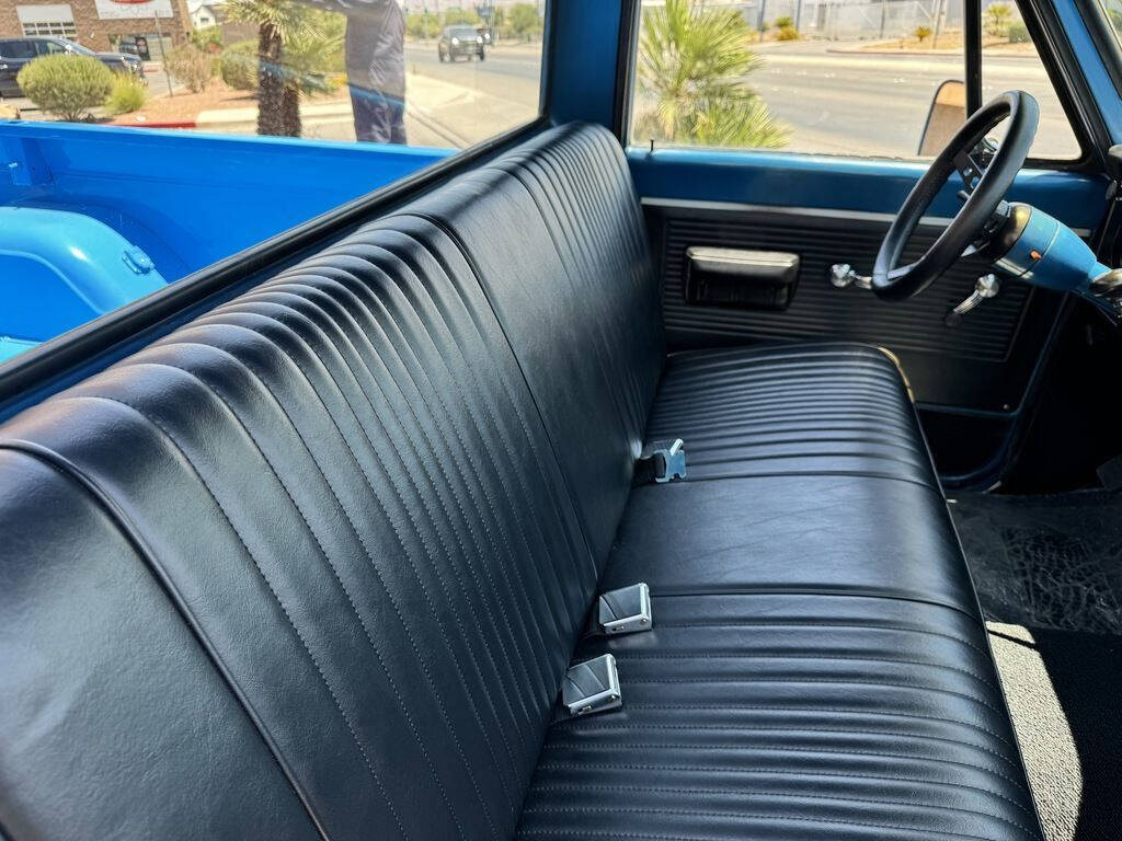1970 GMC C/K 2500 Series 8