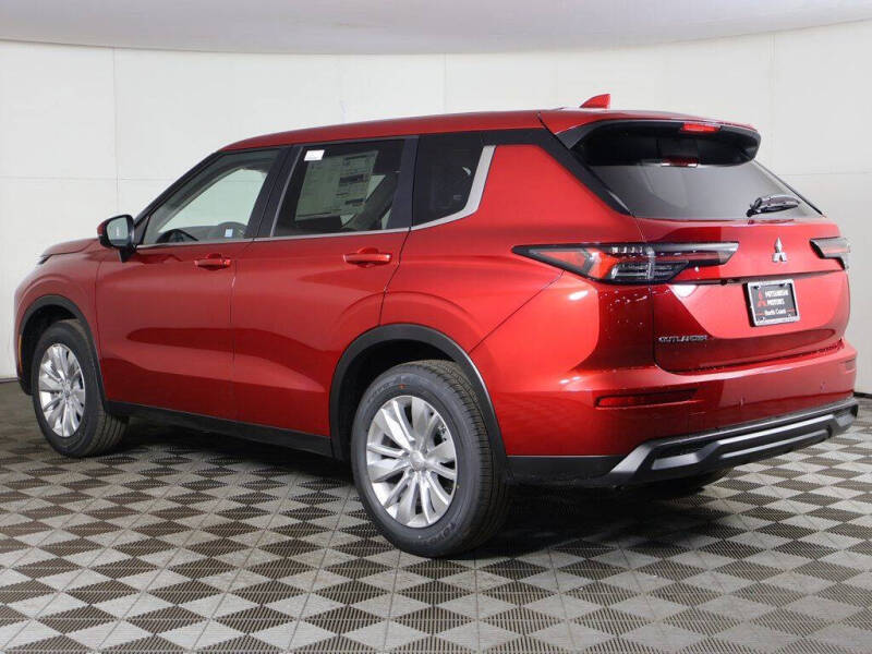 2026 Mitsubishi Outlander ES
