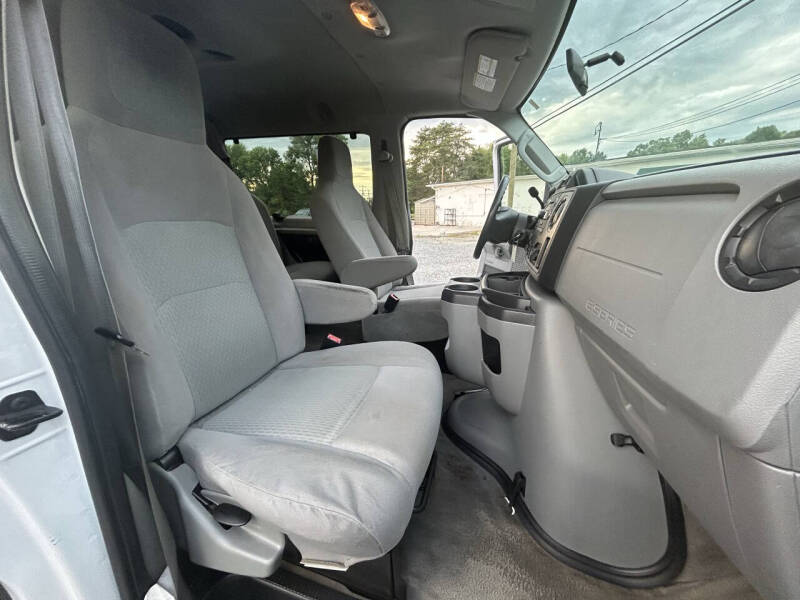 2012 Ford E-Series E-350 SD XLT