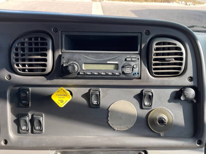 2012 Freightliner Business class M2