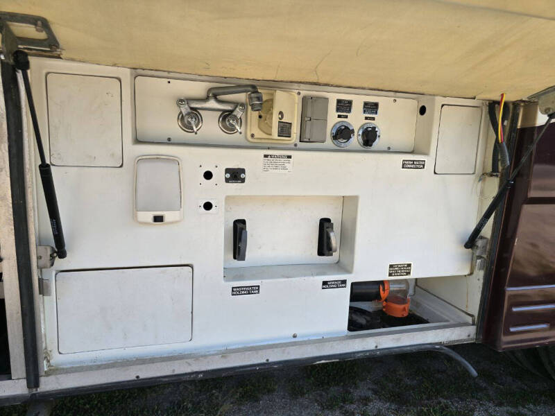 2004 Country Coach Magna