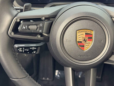 2025 Porsche 911 Carrera