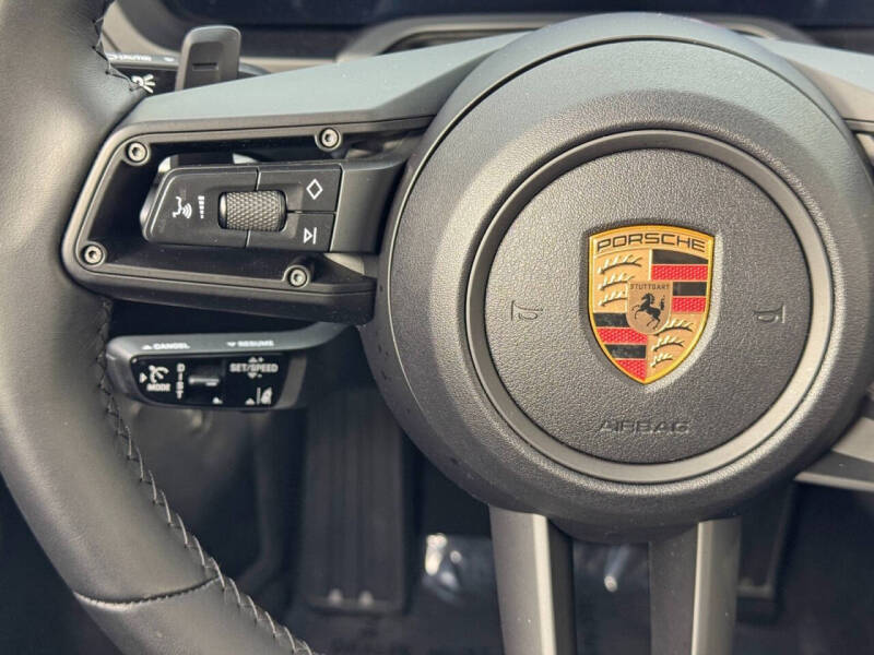 2025 Porsche 911 Carrera