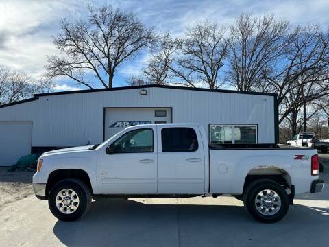 2009 GMC Sierra 2500HD for sale at A & B AUTO SALES in Chillicothe MO