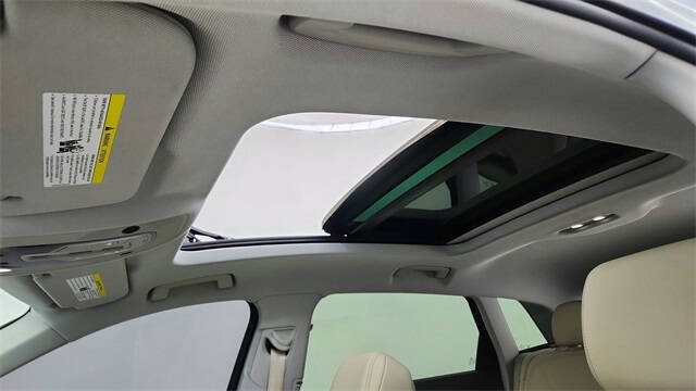 2022 Audi e-tron quattro Premium