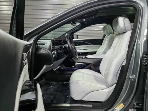 2024 Cadillac LYRIQ Sport 1