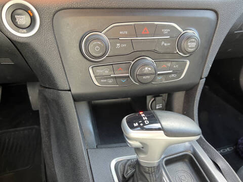 2017 Dodge Charger SXT