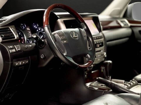 2015 Lexus LX 570