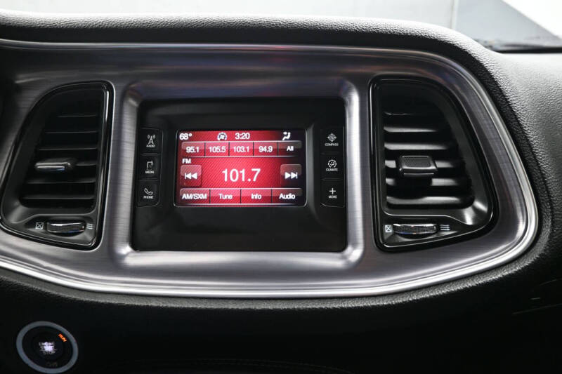 2017 Dodge Challenger SXT