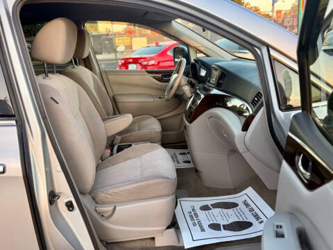 2017 Nissan Quest SV