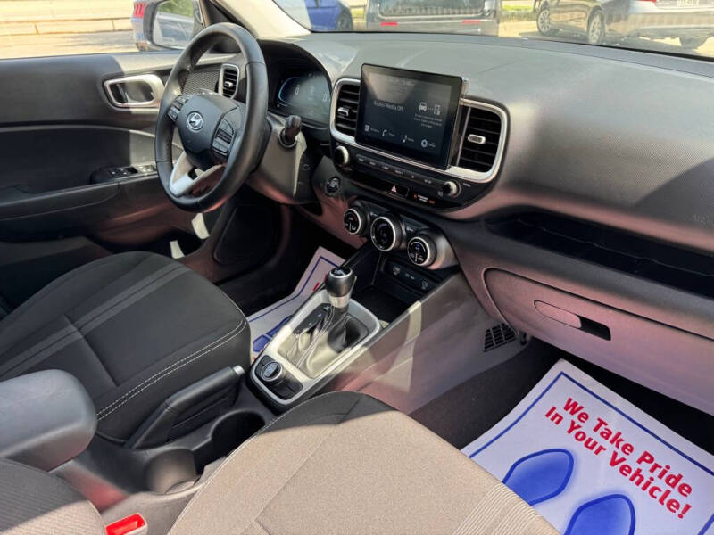 2025 Hyundai Venue SEL