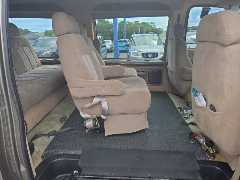 2003 Ford E-Series E-250 SD