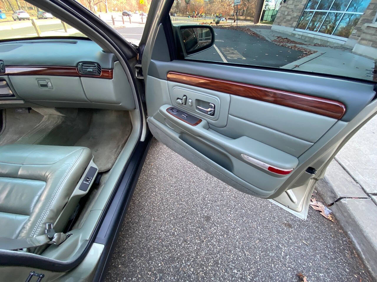 1997 Cadillac DeVille for sale at Vintage Motors USA in Roselle, NJ