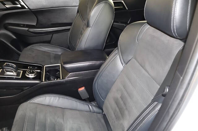 2022 Mitsubishi Outlander Black Edition