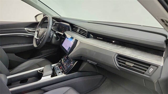 2024 Audi Q8 e-tron quattro Premium Plus