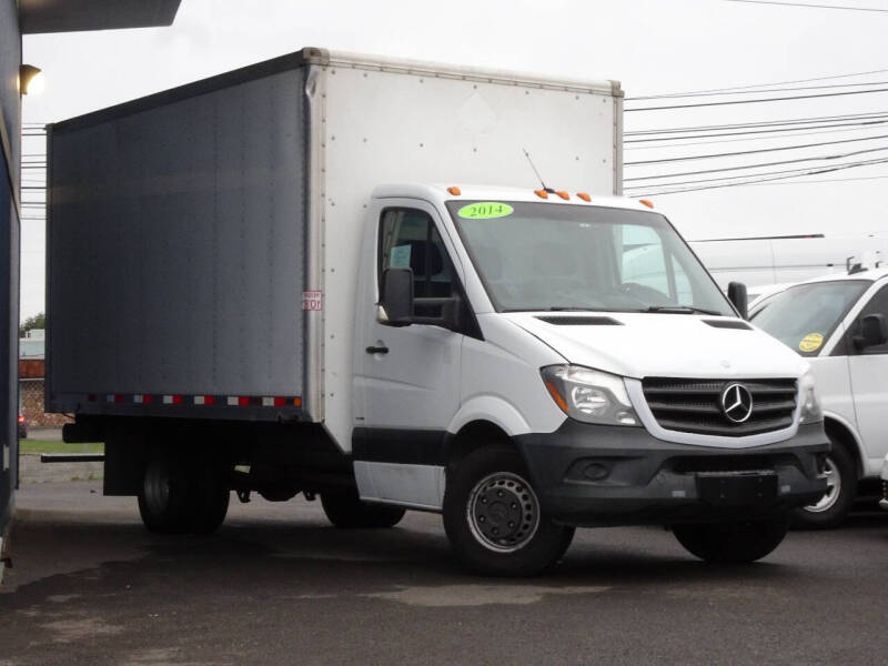 2014 Mercedes-Benz Sprinter Cab Chassis Base photo 2