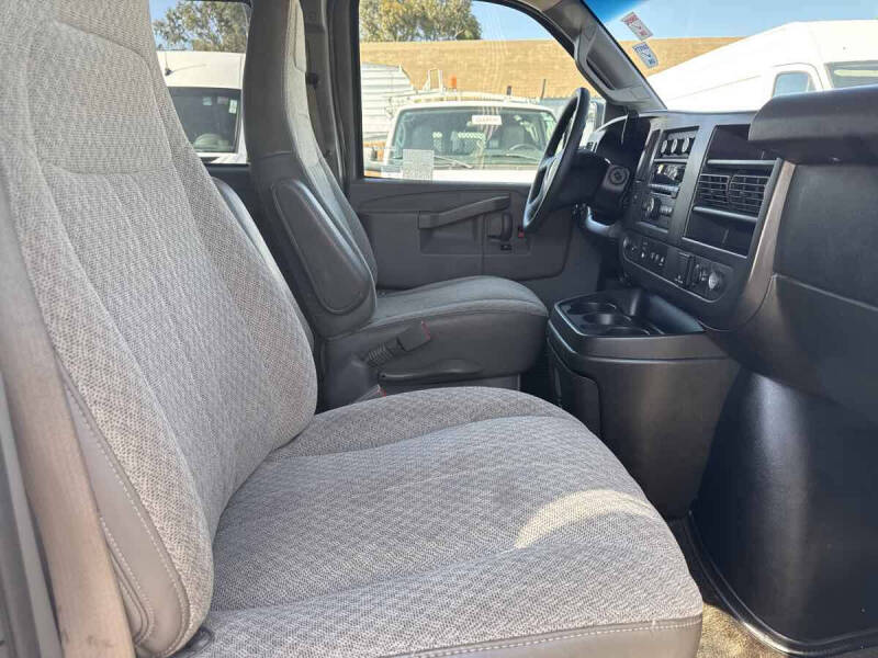 2017 Chevrolet Express LT 3500