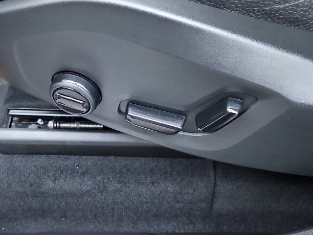 2024 Volvo XC90 B5 Plus Bright Theme